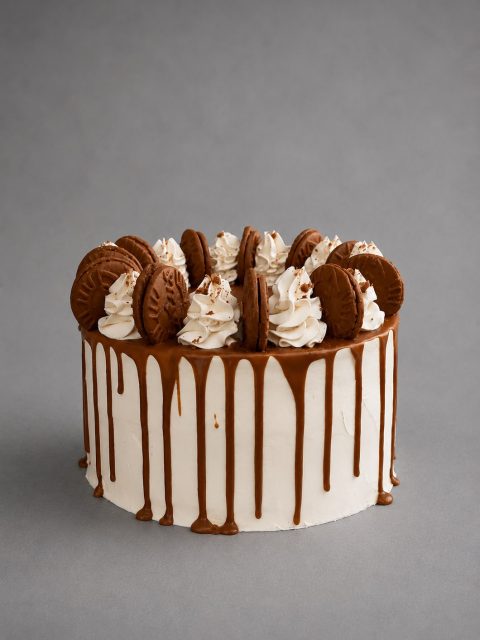 Lotus Biscoff Drip Cake